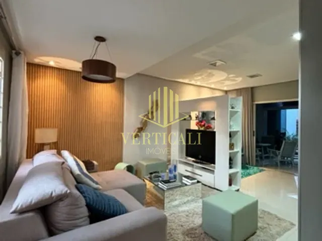 Sobrado com 374m² 4 quartos e 4 banheiros, à venda, no bairro Quilombo em Cuiabá