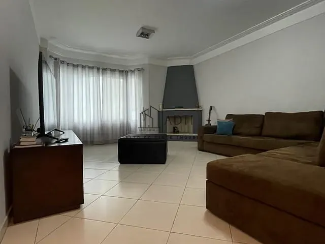 Sobrado 3 quartos e 2 banheiros, à venda, no bairro Parque Residencial Itapeti em Mogi das Cruzes