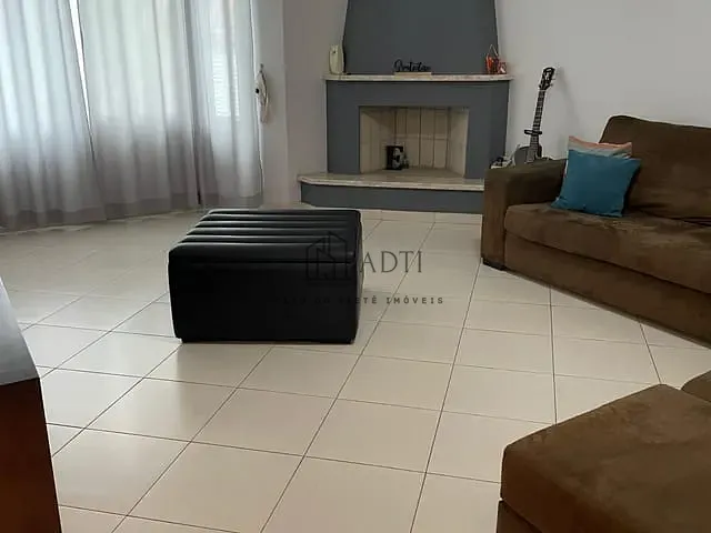 Sobrado 3 quartos e 2 banheiros, à venda, no bairro Parque Residencial Itapeti em Mogi das Cruzes
