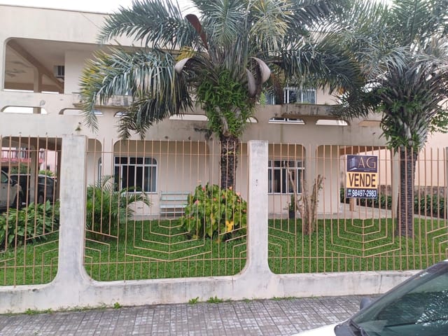 Sobrado 6 quartos e 6 banheiros, à venda, no bairro São Judas em Itajaí