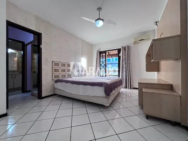 Sobrado com 203m² 3 quartos e 2 banheiros, à venda, no bairro Fazenda em Itajaí