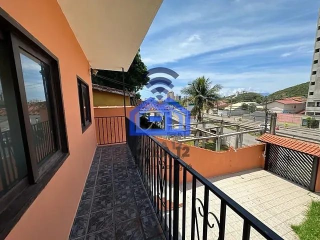 Sobrado com 378m² 3 quartos e 3 banheiros, à venda, no bairro Prainha em Caraguatatuba