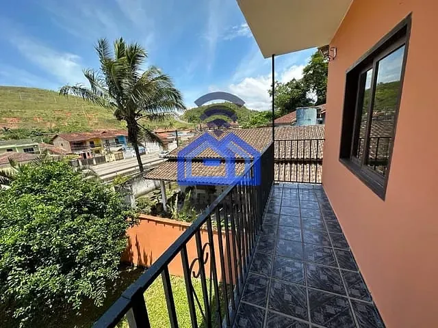 Sobrado com 378m² 3 quartos e 3 banheiros, à venda, no bairro Prainha em Caraguatatuba