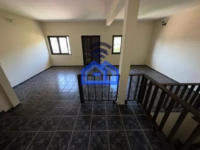 Sobrado com 378m² 3 quartos e 3 banheiros, à venda, no bairro Prainha em Caraguatatuba