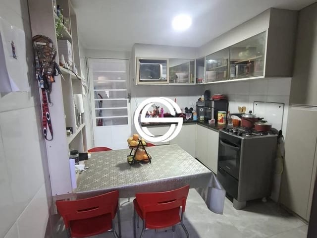 Sobrado 3 quartos e 2 banheiros, à venda, no bairro Vila Ré em São Paulo