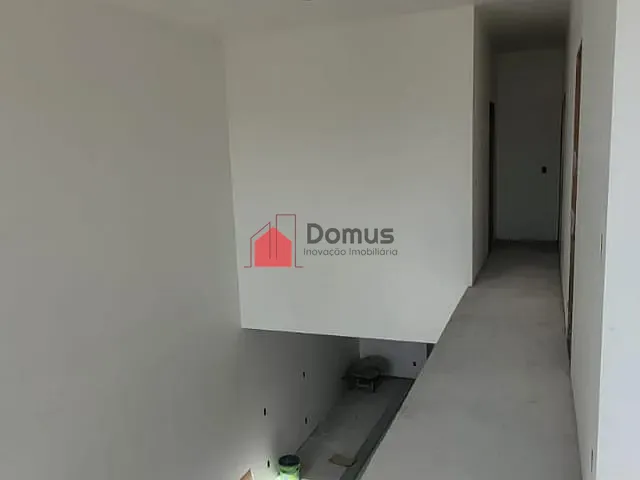 Sobrado com 175m² 3 quartos e 2 banheiros, à venda, no bairro Condomínio Residencial e Comercial Laguna em Pindamonhangaba
