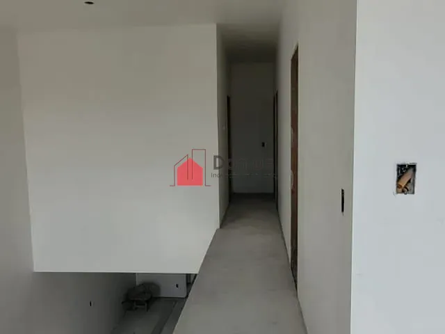Sobrado com 175m² 3 quartos e 2 banheiros, à venda, no bairro Condomínio Residencial e Comercial Laguna em Pindamonhangaba