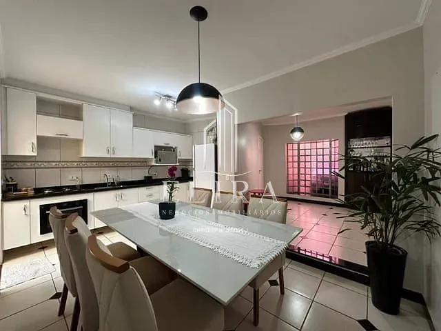 Sobrado com 150m² 3 quartos e 5 banheiros, à venda, no bairro Jardim Brasília em Americana