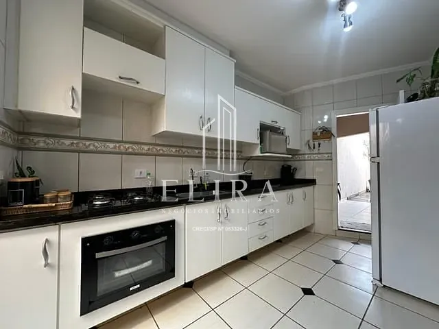 Sobrado com 150m² 3 quartos e 5 banheiros, à venda, no bairro Jardim Brasília em Americana