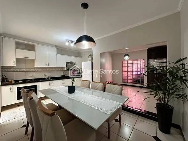 Sobrado com 150m² 3 quartos e 5 banheiros, à venda, no bairro Jardim Brasília em Americana