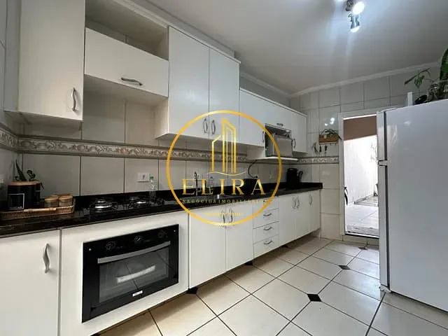 Sobrado com 150m² 3 quartos e 5 banheiros, à venda, no bairro Jardim Brasília em Americana