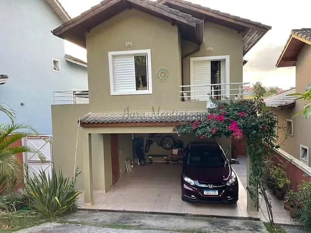 Sobrado com 250m² 4 quartos e 4 banheiros, à venda, no bairro vila velha em Carapicuíba