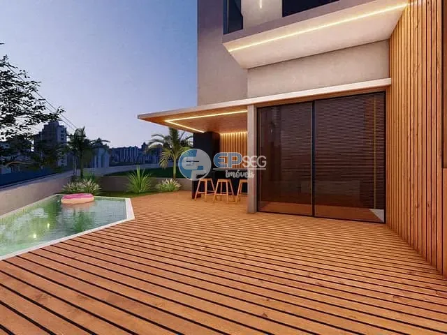 Sobrado com 241m² 3 quartos e 4 banheiros, à venda, no bairro Universitário em Londrina