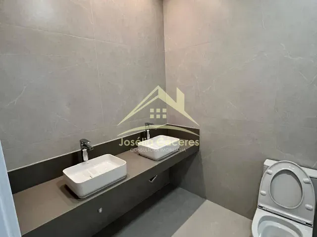 Sobrado com 305m² 4 quartos e 5 banheiros, à venda, no bairro Condomínio Belvedere II em Cuiabá