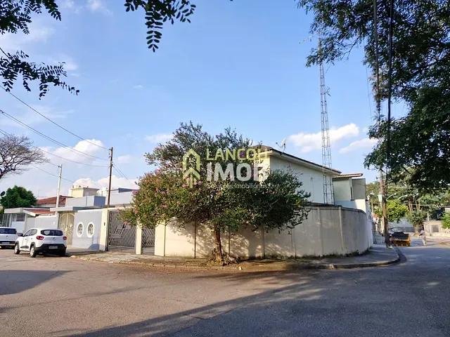 Sobrado com 213m² 9 quartos e 2 banheiros, à venda, no bairro Jardim Cica em Jundiaí