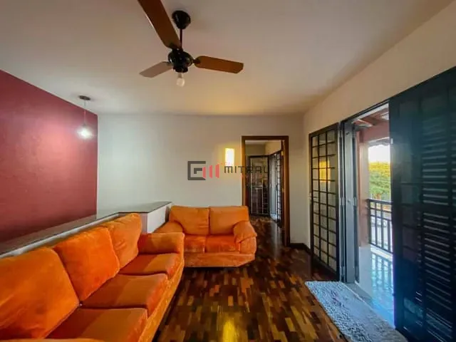 Sobrado com 330m² 5 quartos e 3 banheiros, à venda, no bairro Santa Mônica em Londrina