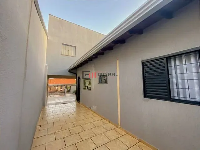 Sobrado com 330m² 5 quartos e 3 banheiros, à venda, no bairro Santa Mônica em Londrina