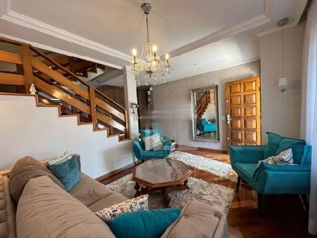 Sobrado com 300m² 4 quartos e 4 banheiros, à venda, no bairro Jardim Vila Rica em Cambé