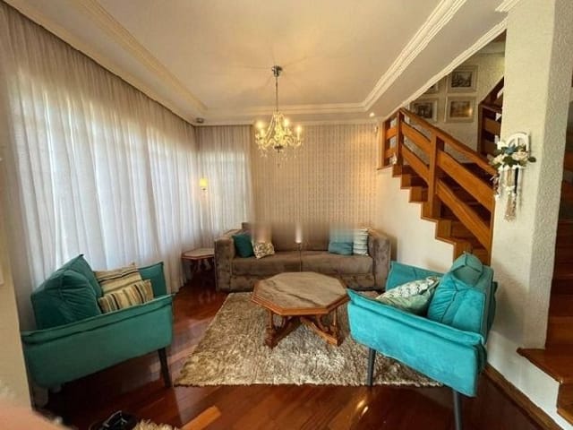 Sobrado com 300m² 4 quartos e 4 banheiros, à venda, no bairro Jardim Vila Rica em Cambé
