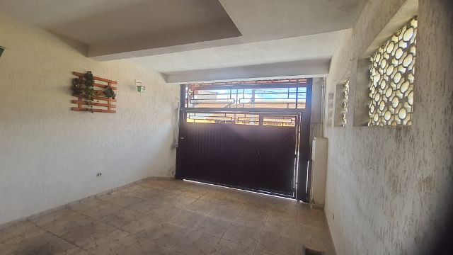 Sobrado com 150m² 3 quartos e 2 banheiros, à venda, no bairro Santana em Pindamonhangaba