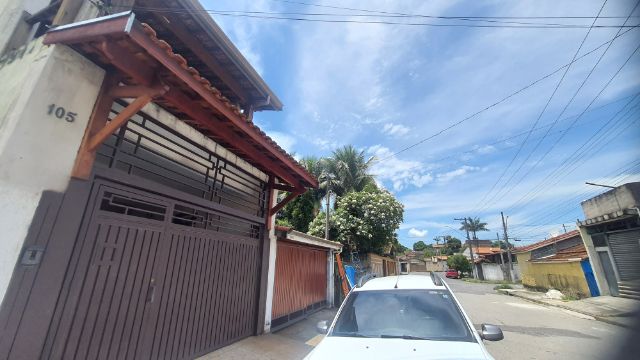 Sobrado com 150m² 3 quartos e 2 banheiros, à venda, no bairro Santana em Pindamonhangaba