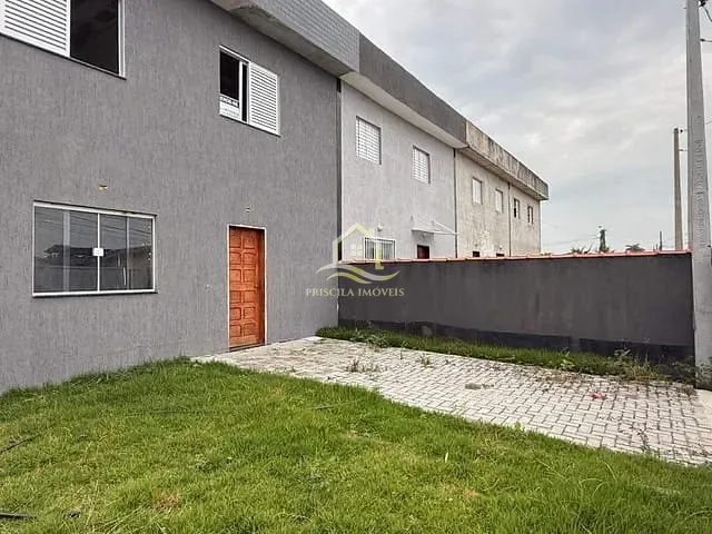 Sobrado com 111m² 3 quartos e 2 banheiros, à venda, no bairro Boraceia em Bertioga