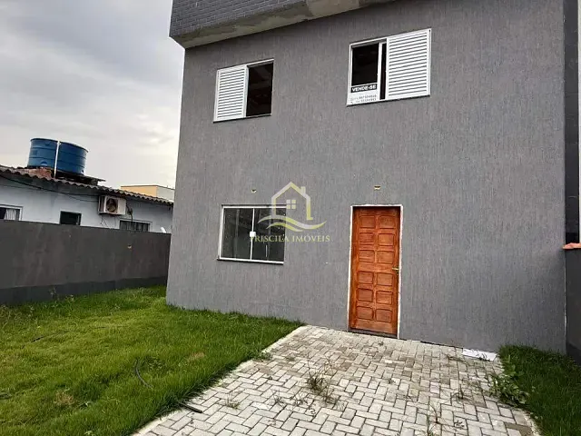 Sobrado com 111m² 3 quartos e 2 banheiros, à venda, no bairro Boraceia em Bertioga