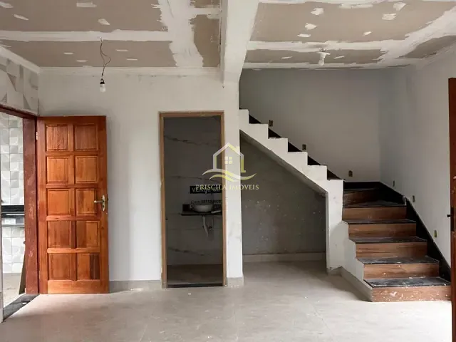 Sobrado com 111m² 3 quartos e 2 banheiros, à venda, no bairro Boraceia em Bertioga