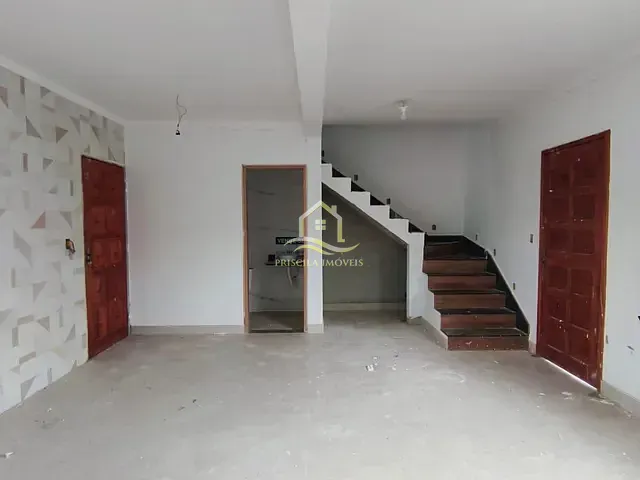 Sobrado com 111m² 3 quartos e 2 banheiros, à venda, no bairro Boraceia em Bertioga