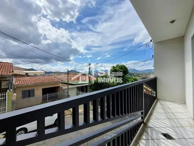 Sobrado com 150m² 3 quartos e 1 banheiro, à venda, no bairro Jardim América em Andradas
