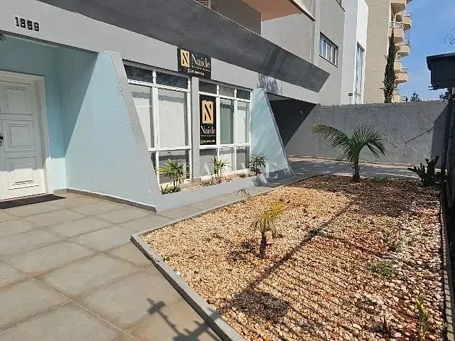 Sobrado com 550m² 4 quartos e 3 banheiros, à venda, no bairro Centro em Londrina