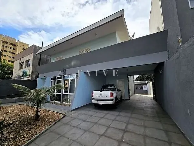 Sobrado com 550m² 4 quartos e 3 banheiros, à venda, no bairro Centro em Londrina