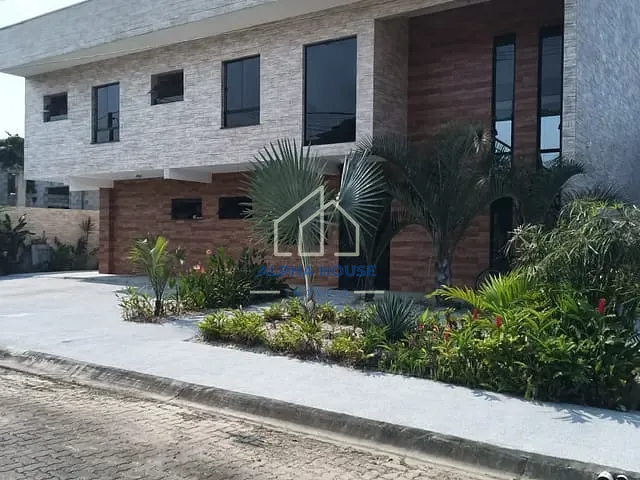 Sobrado com 500m² 4 quartos e 3 banheiros, à venda, no bairro Mato Dentro em Ubatuba