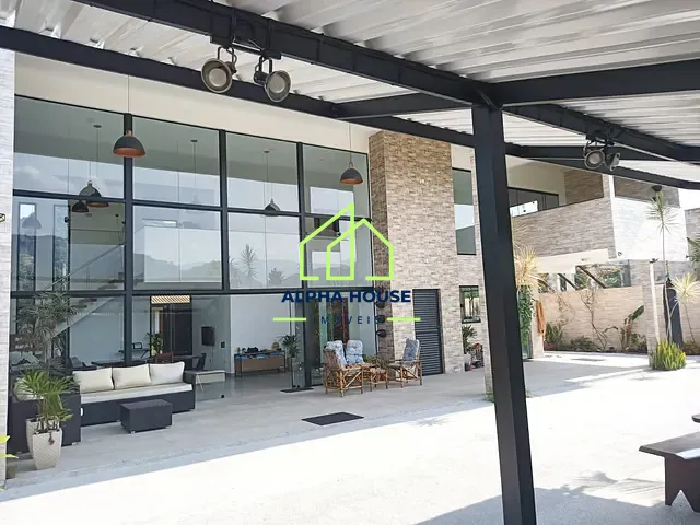 Sobrado com 500m² 4 quartos e 3 banheiros, à venda, no bairro Mato Dentro em Ubatuba