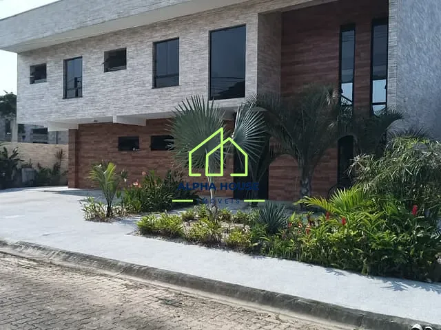Sobrado com 500m² 4 quartos e 3 banheiros, à venda, no bairro Mato Dentro em Ubatuba