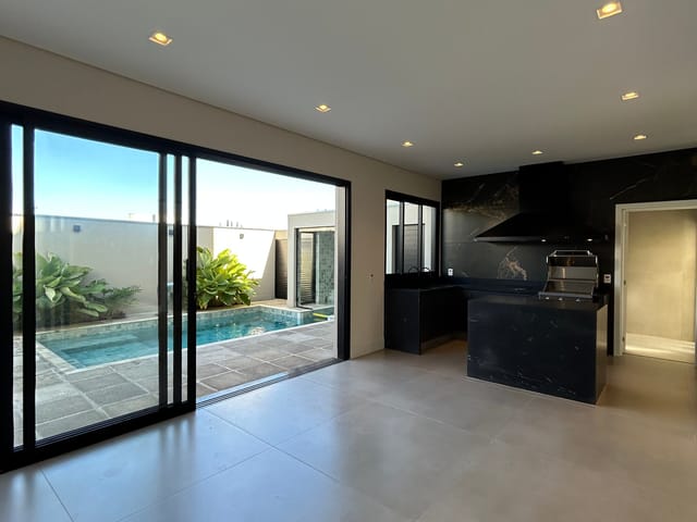 Sobrado com 336m² 4 quartos e 6 banheiros, à venda, no bairro Villa Toscana em Franca