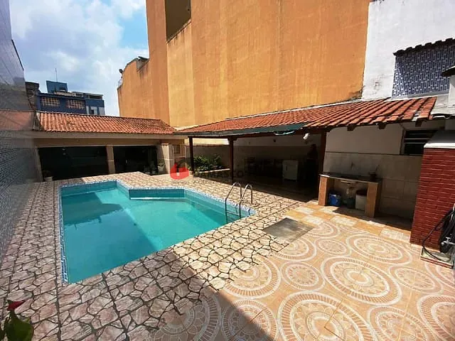Sobrado com 286m² 3 quartos e 1 banheiro, à venda, no bairro Santa Maria em São Caetano do Sul