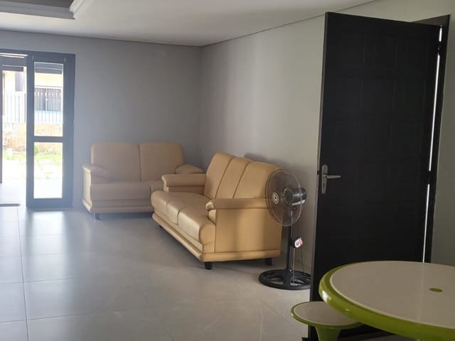 Sobrado com 361m² 4 quartos e 5 banheiros, à venda, no bairro Centro em Balneário Piçarras