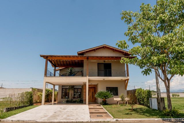 Sobrado com 600m² 4 quartos e 1 banheiro, para alugar, no bairro Nossa Senhora do Perpétuo Socorro em Pindamonhangaba
