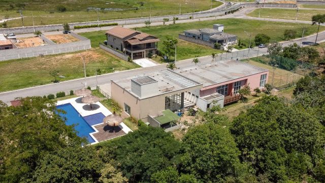 Sobrado com 600m² 4 quartos e 1 banheiro, para alugar, no bairro Nossa Senhora do Perpétuo Socorro em Pindamonhangaba