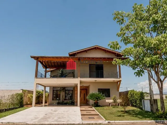 Sobrado com 600m² 4 quartos e 1 banheiro, para alugar, no bairro Nossa Senhora do Perpétuo Socorro em Pindamonhangaba