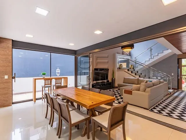 Casa com 550m² 5 quartos e 4 banheiros, à venda, no bairro Esperança em Londrina