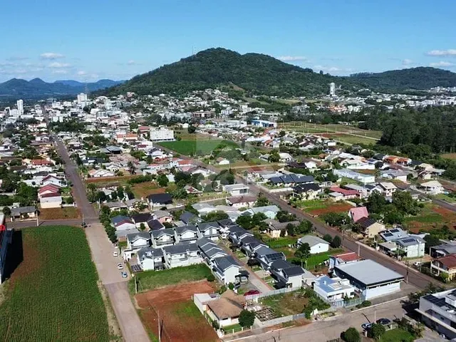 Sobrado com 52m² 2 quartos e 2 banheiros, à venda, no bairro Alesgut em Teutônia