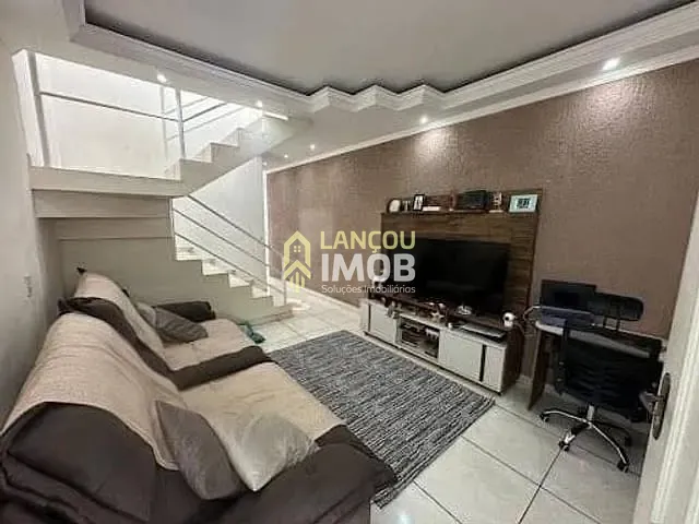 Sobrado 2 quartos e 2 banheiros, à venda, no bairro Jardim Itália em Várzea Paulista