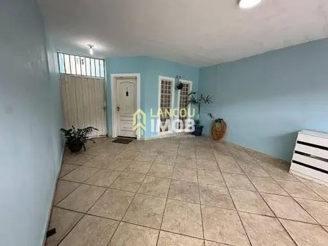 Sobrado 2 quartos e 2 banheiros, à venda, no bairro Jardim Itália em Várzea Paulista