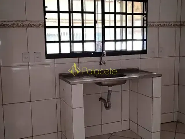 Sobrado com 250m² 3 quartos e 3 banheiros, à venda, no bairro Vila Suiça em Pindamonhangaba