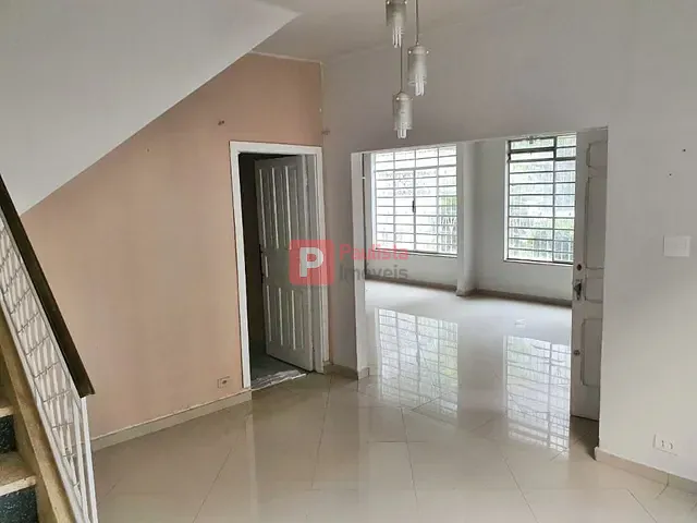 Sobrado com 200m², para alugar, no bairro Campo Belo em São Paulo