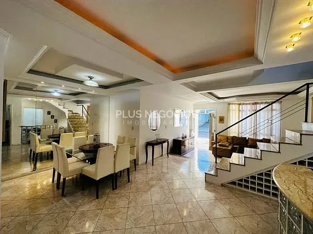 Sobrado com 480m² 4 quartos e 5 banheiros, à venda, no bairro Jardim Itanguá em Sorocaba