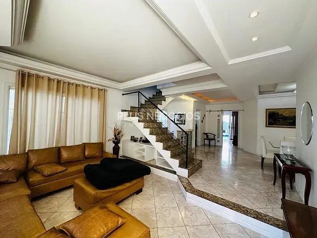 Sobrado com 480m² 4 quartos e 5 banheiros, à venda, no bairro Jardim Itanguá em Sorocaba