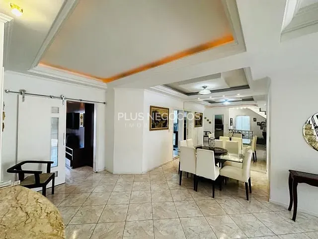 Sobrado com 480m² 4 quartos e 5 banheiros, à venda, no bairro Jardim Itanguá em Sorocaba